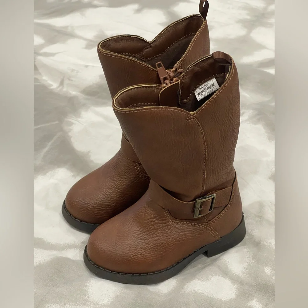 Oshkosh B’Gosh 5 Brown Boots with Buckle and‎ Side Zip